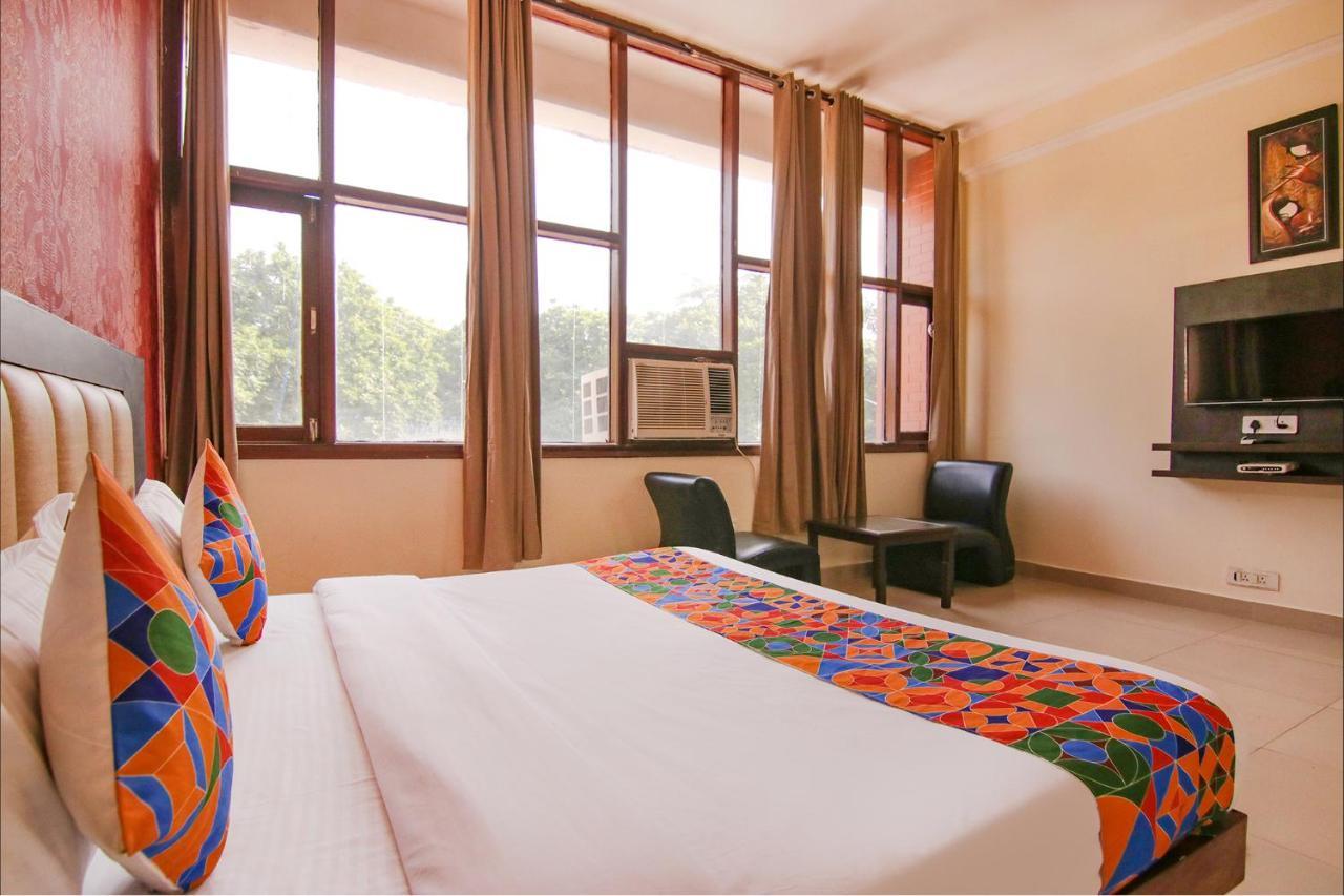 Fabhotel Town Pride Sohāna エクステリア 写真